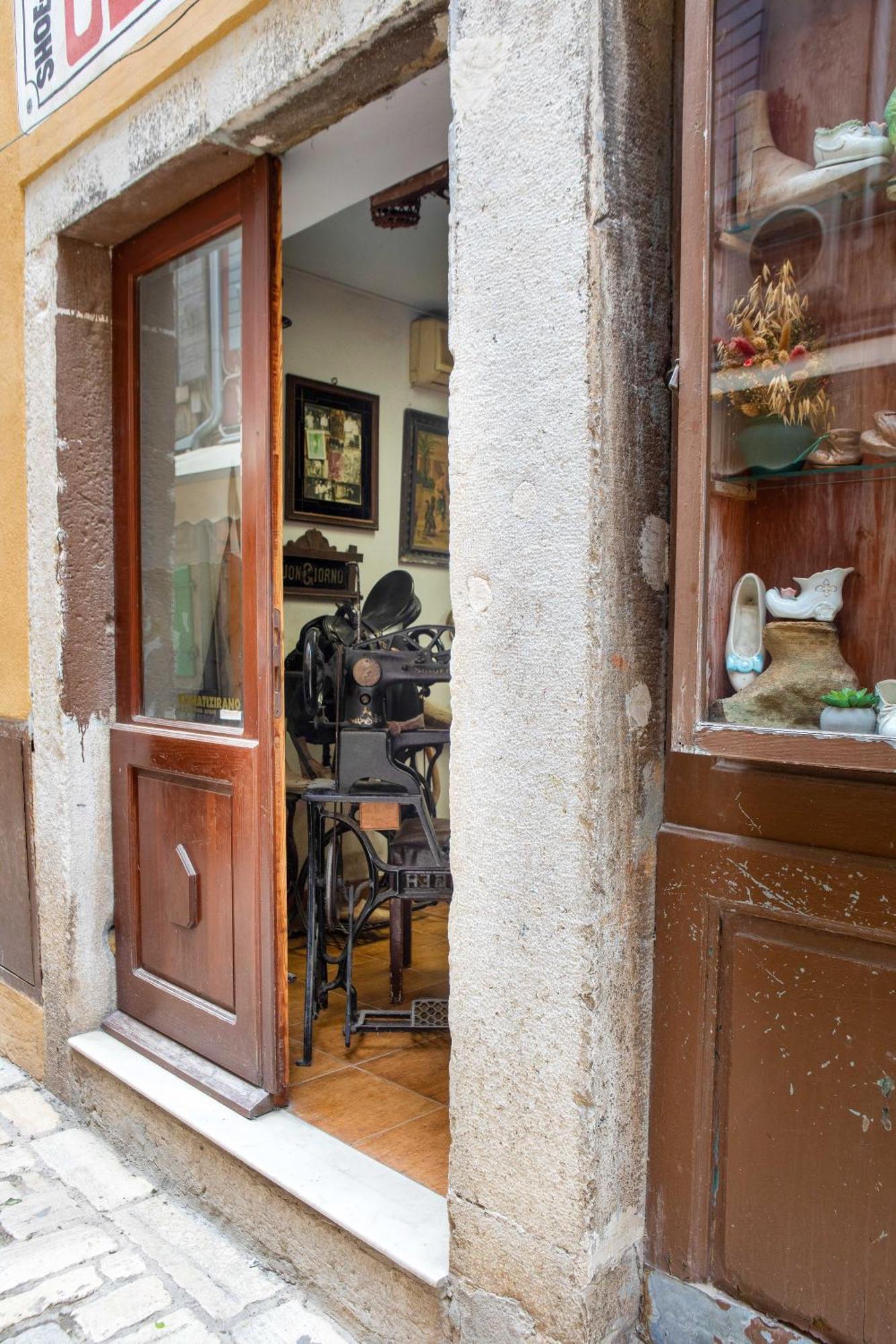 Casa Kaligari History Lägenhet Rovinj Exteriör bild